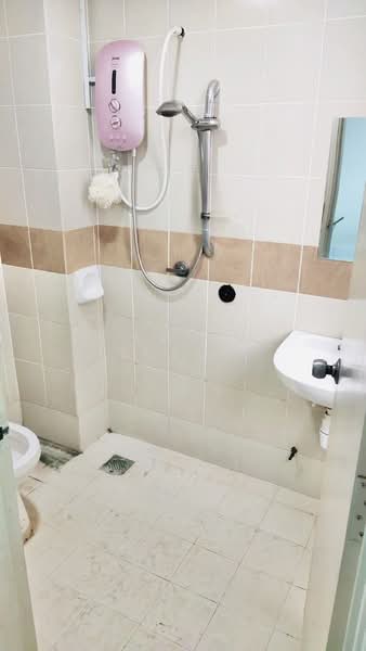 Apartment for Rent at Alam Budiman (Sri Budiman) - Erin Yusof - Bathroom - PropertyGuru.com.my