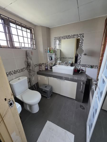 Kondominium untuk Dijual di Bangsar Heights - Baljeet Singh - Bathroom - PropertyGuru.com.my