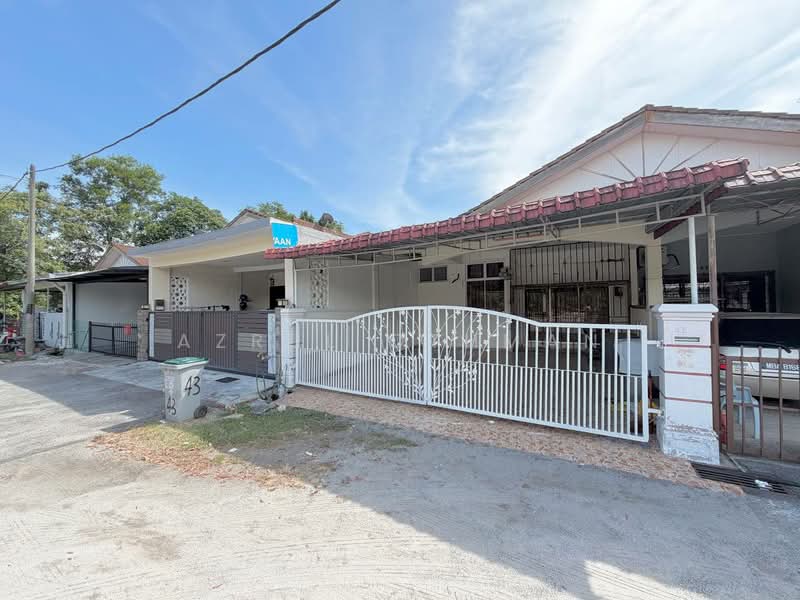 Rumah Teres 1 Tingkat untuk Dijual di Taman Bukit Chedang (Seremban) - Azrul Othman - Exterior - PropertyGuru.com.my