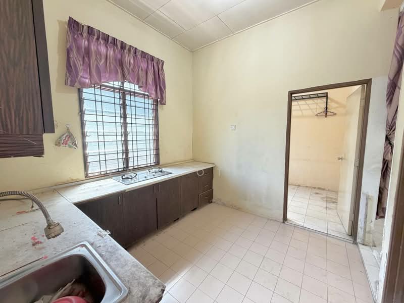 Rumah Teres 1 Tingkat untuk Dijual di Taman Bukit Chedang (Seremban) - Azrul Othman - Kitchen - PropertyGuru.com.my