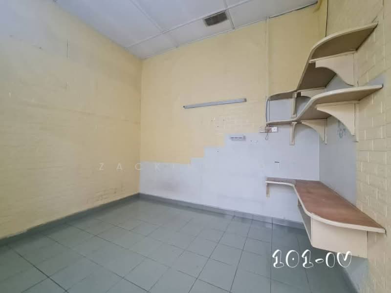 1-storey Terraced House for Sale in Off Jalan Meru (Klang) - Zackinn Hoi - Interior - PropertyGuru.com.my