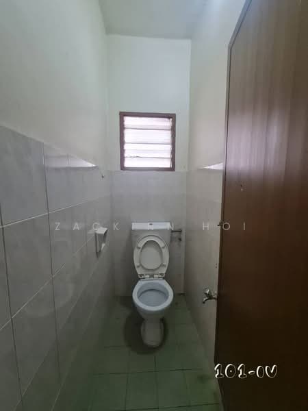1-storey Terraced House for Sale in Off Jalan Meru (Klang) - Zackinn Hoi - Bathroom - PropertyGuru.com.my