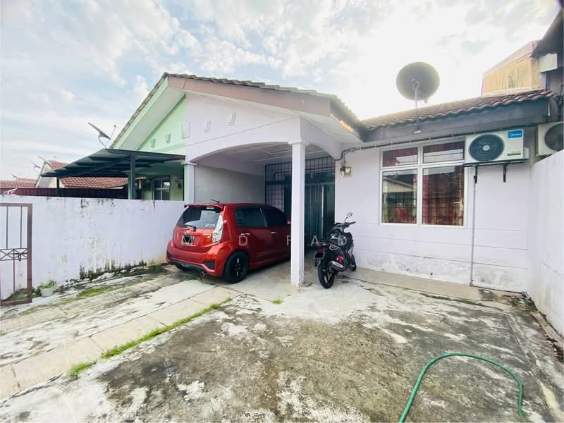 Rumah Teres 1 Tingkat untuk Dijual di Bandar Baru Nilai (Nilai) - Ahmad Fadlee - Exterior - PropertyGuru.com.my