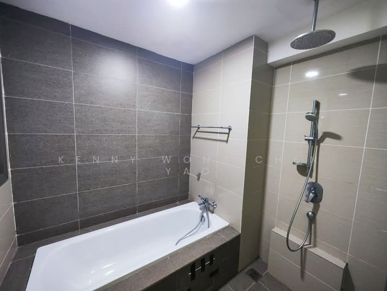 Condominium for Rent at Iskandar Residences - Kenny Wong Chen Yao - Bathroom - PropertyGuru.com.my