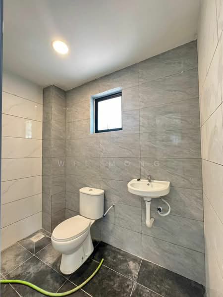Rumah Teres 2 Tingkat untuk Dijual di Kampung Plentong Baru (Masai) - Wil Mong - Bathroom - PropertyGuru.com.my
