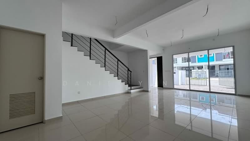 2-storey Terraced House for Sale in Taman Nusa Damai (Pasir Gudang) - Daniel Yong - Living Room - PropertyGuru.com.my