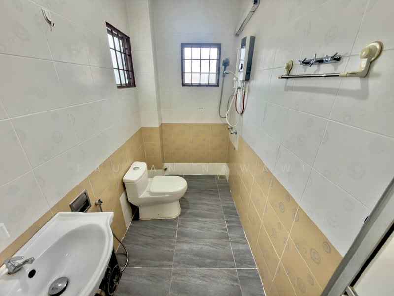 2-storey Terraced House for Sale in Taman Universiti (Bangi) - Fauran Nawawi - PropertyGuru.com.my