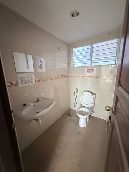 Kilang untuk Dijual di Klang (Selangor) - Cyrus Soon - Bathroom - PropertyGuru.com.my