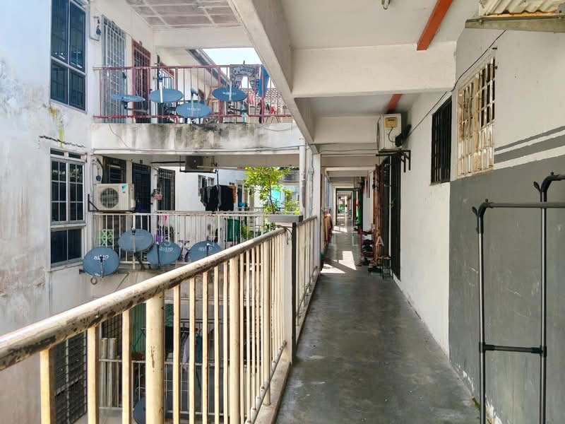 Pangsapuri untuk Disewa di Enggang Apartment - Siti Haila - Corridor - PropertyGuru.com.my