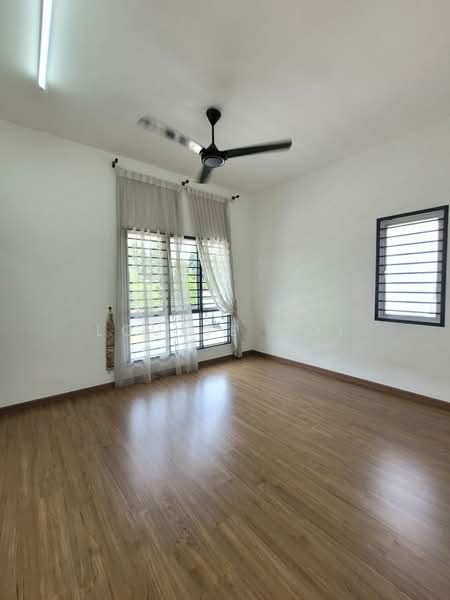 Rumah Teres 2 Tingkat untuk Dijual di Bukit Raja (Selangor) - Louise Ooi - PropertyGuru.com.my