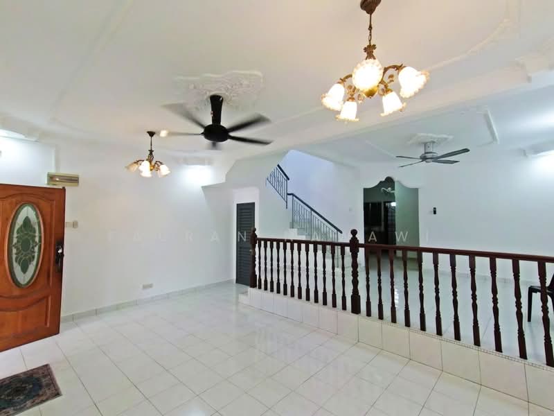 2-storey Terraced House for Sale in Taman Bukit Mewah (Kajang) - Fauran Nawawi - Living Room - PropertyGuru.com.my