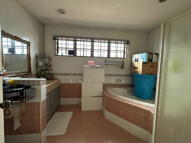 Semi-Detached House for Sale in Sunway Damansara (Kota Damansara) - Dave Soh - Bathroom - PropertyGuru.com.my
