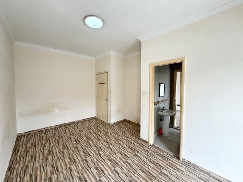 3-storey Terraced House for Sale in Taman Esplanad (Bukit Jalil) - CK Yee - PropertyGuru.com.my