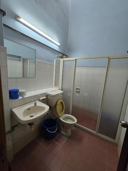 Rumah Teres untuk Dijual di Usj 18 (Subang Jaya) - SY Chan - Bathroom - PropertyGuru.com.my