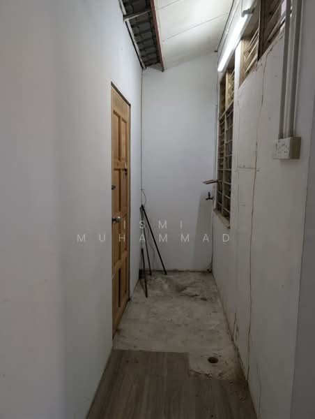 Rumah Teres 1 Tingkat untuk Dijual di Taman Krubong Jaya (Krubong) - Ismi Muhammad - Corridor - PropertyGuru.com.my