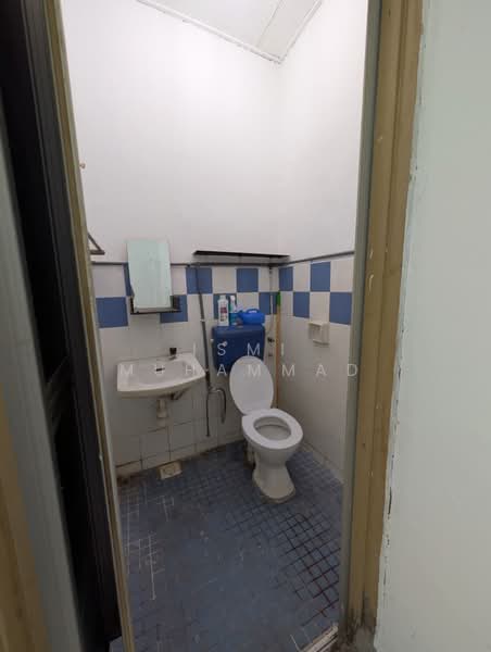 Rumah Teres 1 Tingkat untuk Dijual di Taman Krubong Jaya (Krubong) - Ismi Muhammad - Bathroom - PropertyGuru.com.my