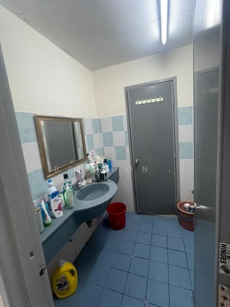 Kondominium untuk Dijual di Platinum Hill PV 5 - Brandon . - Bathroom - PropertyGuru.com.my