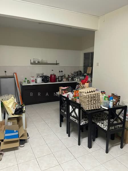 Kondominium untuk Dijual di Platinum Hill PV 5 - Brandon . - Kitchen - PropertyGuru.com.my