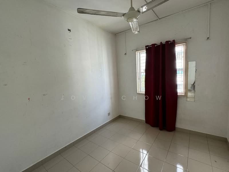 Pangsapuri untuk Dijual di Akasia Apartment - Jovee Chow - Bedroom - PropertyGuru.com.my