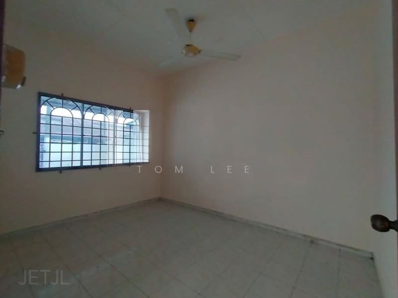Rumah Teres untuk Dijual di Taman Saujana (Klang) - Tom Lee - PropertyGuru.com.my