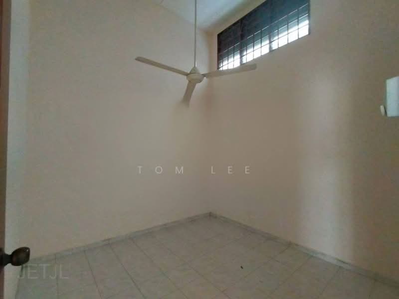 Rumah Teres untuk Dijual di Taman Saujana (Klang) - Tom Lee - PropertyGuru.com.my