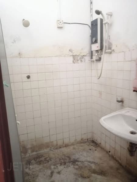 Rumah Teres untuk Dijual di Taman Saujana (Klang) - Tom Lee - PropertyGuru.com.my