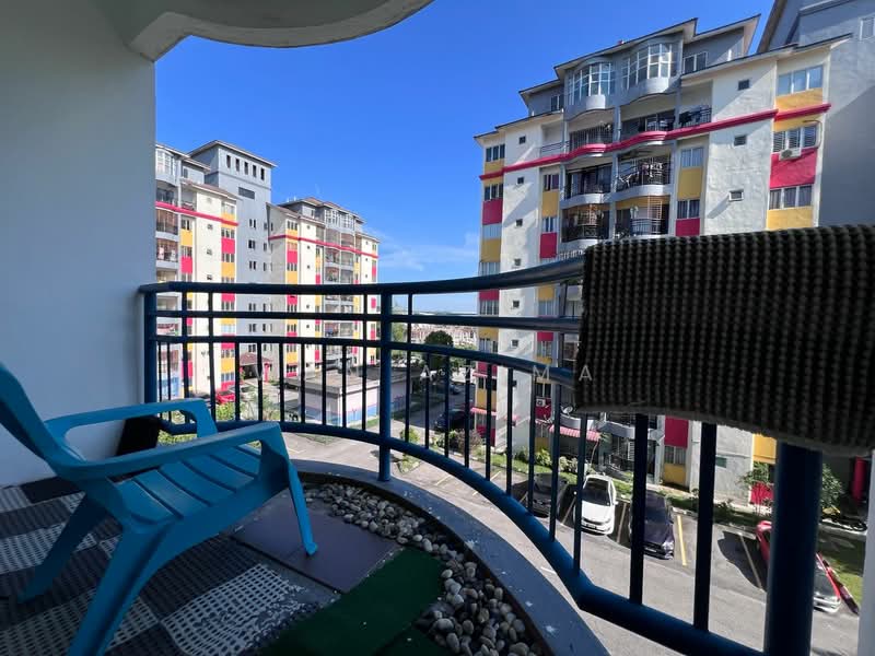 Pangsapuri untuk Dijual di Danau Sutera - Wan Azima - Balcony - PropertyGuru.com.my
