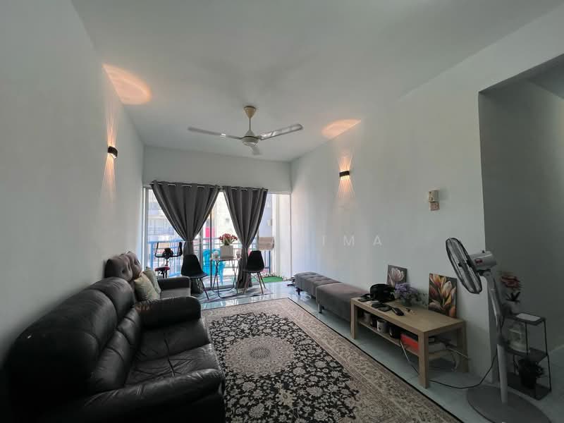 Pangsapuri untuk Dijual di Danau Sutera - Wan Azima - Living Room - PropertyGuru.com.my