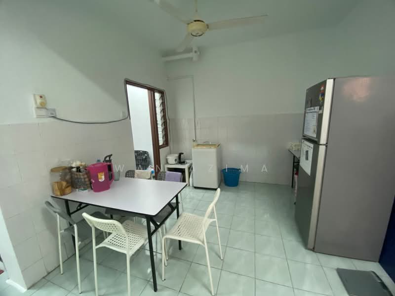 Pangsapuri untuk Dijual di Danau Sutera - Wan Azima - Kitchen - PropertyGuru.com.my
