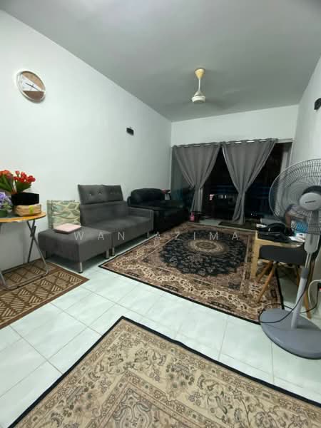 Pangsapuri untuk Dijual di Danau Sutera - Wan Azima - Living Room - PropertyGuru.com.my