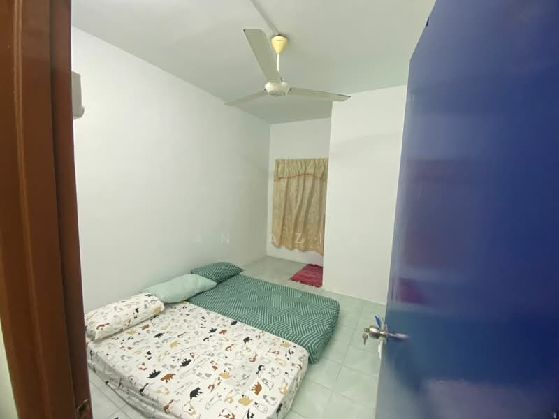 Pangsapuri untuk Dijual di Danau Sutera - Wan Azima - Bedroom - PropertyGuru.com.my