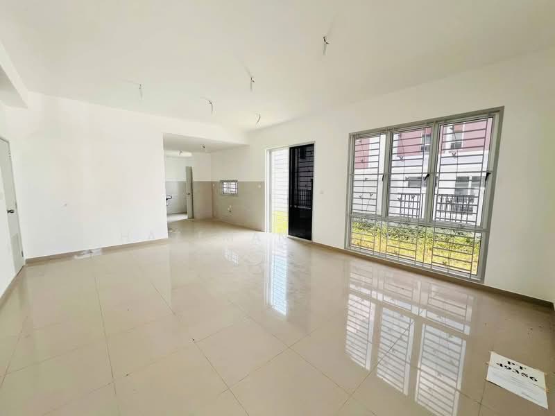 2-storey Terraced House for Sale in Alam Sari (Bangi) - Hazeman Omar - Living Room - PropertyGuru.com.my