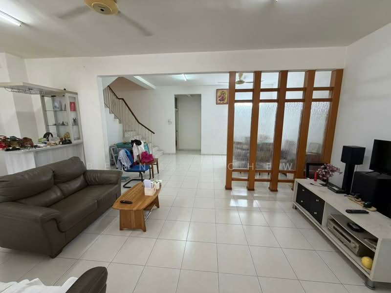 Rumah Teres 2 Tingkat untuk Dijual di Taman Iping (Batu Maung) - Bernard Chew - Living Room - PropertyGuru.com.my