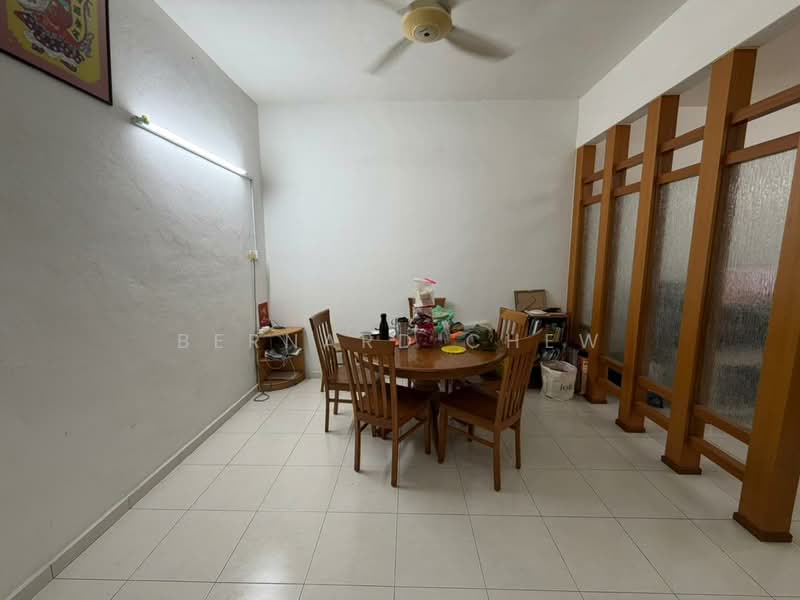 Rumah Teres 2 Tingkat untuk Dijual di Taman Iping (Batu Maung) - Bernard Chew - Dining Room - PropertyGuru.com.my