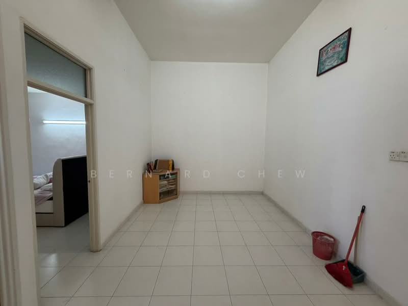 Rumah Teres 2 Tingkat untuk Dijual di Taman Iping (Batu Maung) - Bernard Chew - Interior - PropertyGuru.com.my