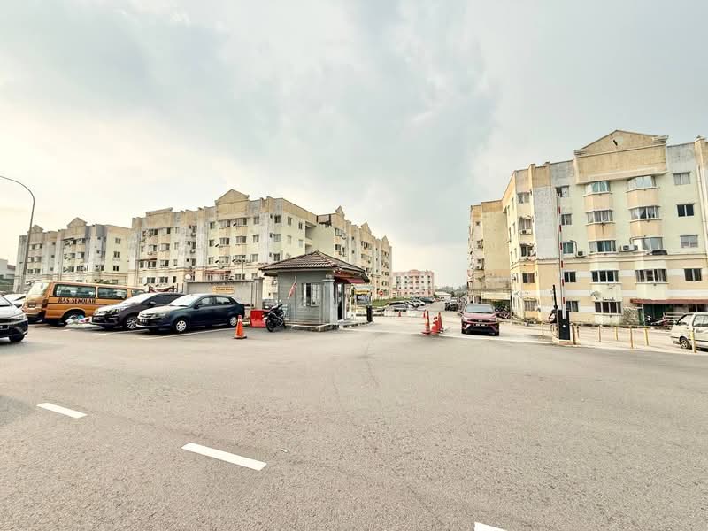 Pangsapuri untuk Dijual di Pangsapuri Mutiara Subang - Azmi . - PropertyGuru.com.my