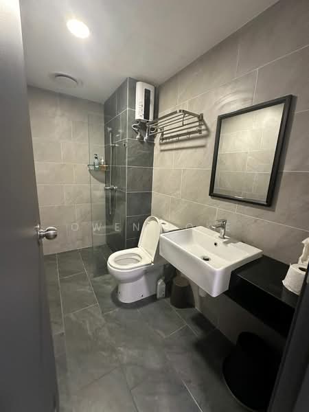 Servis Apartment untuk Disewa di Emporis - Owen Loke - Bathroom - PropertyGuru.com.my