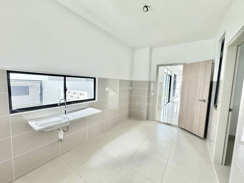 Rumah Kluster untuk Dijual di Gerbang Nusajaya (Iskandar Puteri (Nusajaya)) - Sufi Norman - Kitchen - PropertyGuru.com.my