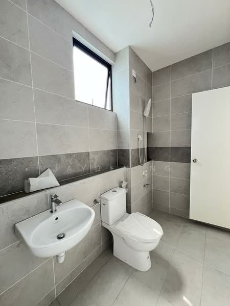 Rumah Teres 2 Tingkat untuk Dijual di Taman Adda Heights (Tebrau) - Jayden Ng - Bathroom - PropertyGuru.com.my