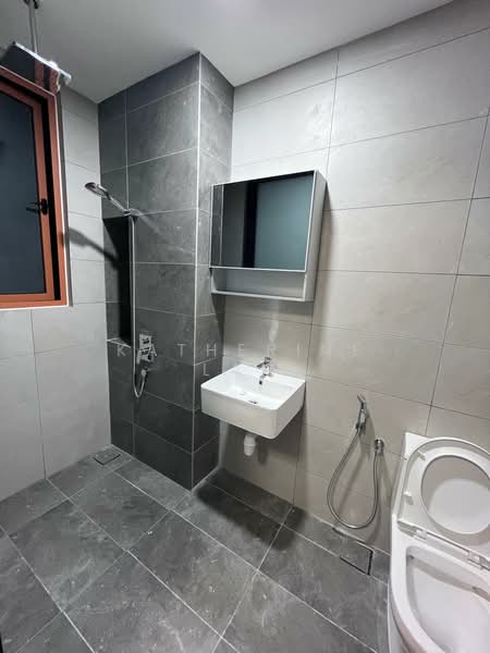 Servis Apartment untuk Disewa di JRK Convena - Katherine Lam - Bathroom - PropertyGuru.com.my