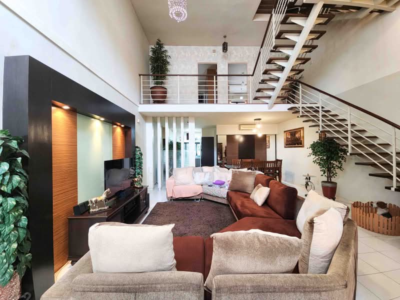 3-storey Terraced House for Sale in Taman Tasik Damai (Sungai Besi) - Suki Tan - Living Room - PropertyGuru.com.my