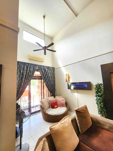 3-storey Terraced House for Sale in Taman Tasik Damai (Sungai Besi) - Suki Tan - Living Room - PropertyGuru.com.my