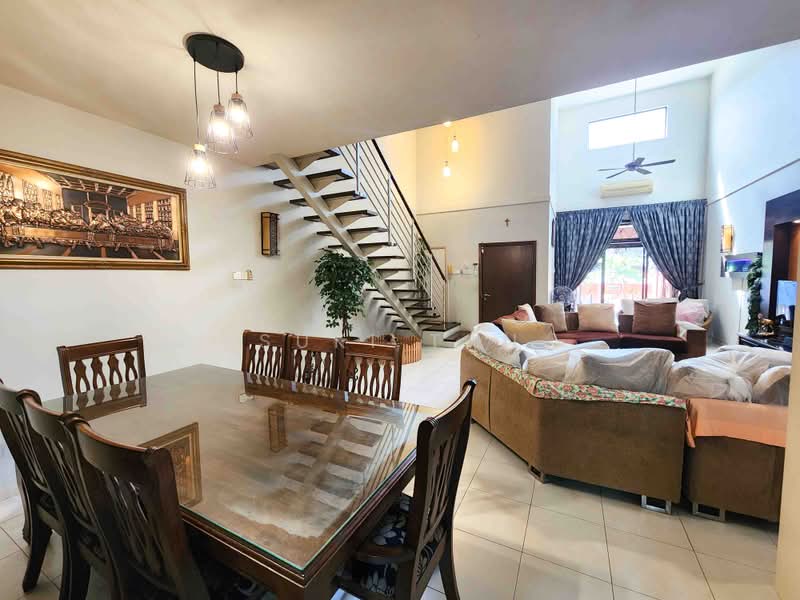 3-storey Terraced House for Sale in Taman Tasik Damai (Sungai Besi) - Suki Tan - Living Room - PropertyGuru.com.my