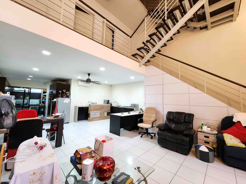 3-storey Terraced House for Sale in Taman Tasik Damai (Sungai Besi) - Suki Tan - Living Room - PropertyGuru.com.my