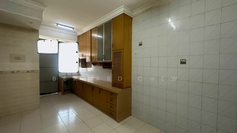 2-storey Terraced House for Sale in Taman Iping (Batu Maung) - Bernard Chew - Kitchen - PropertyGuru.com.my