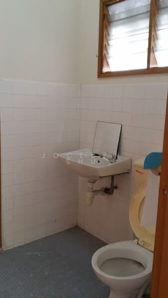 Rumah Teres 2 Tingkat untuk Dijual di Taman Daya (Kepong) - Jocelyn Shu - Bathroom - PropertyGuru.com.my