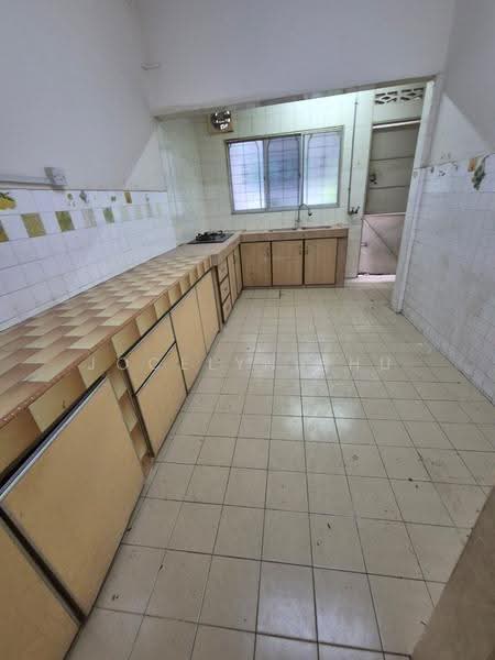 Rumah Teres 2-Tingkat untuk Dijual di Taman Daya (Kepong) - Jocelyn Shu - Kitchen - PropertyGuru.com.my