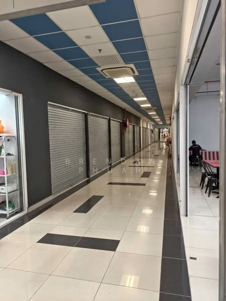 Retail Space for Sale in Bandar Botanic (Klang) - Brendan Phuah - Corridor - PropertyGuru.com.my