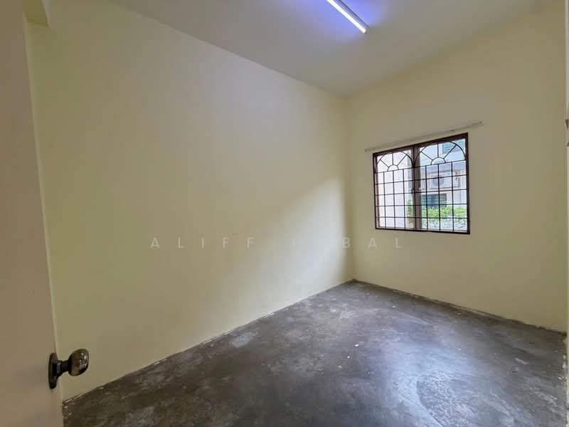 Rumah Teres untuk Dijual di Taman Tun Perak (Rawang) - Aliff Iqbal - PropertyGuru.com.my