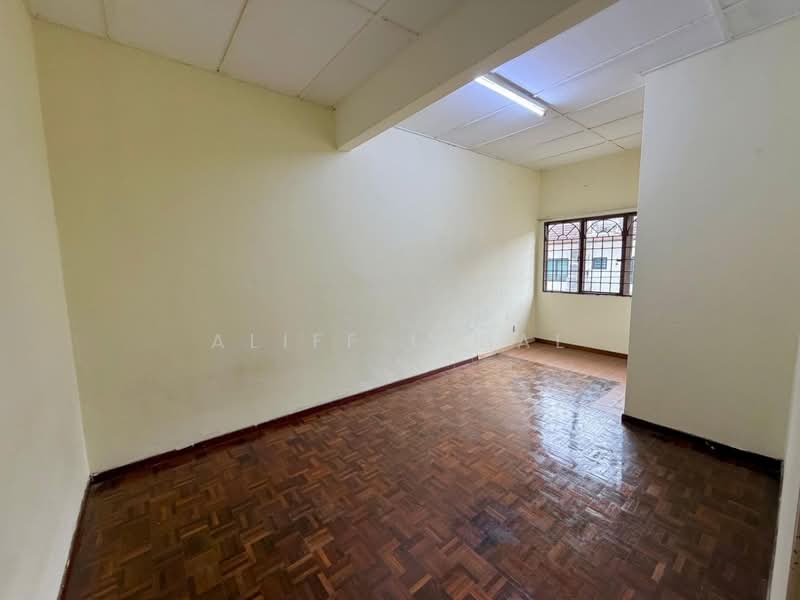 Rumah Teres untuk Dijual di Taman Tun Perak (Rawang) - Aliff Iqbal - PropertyGuru.com.my